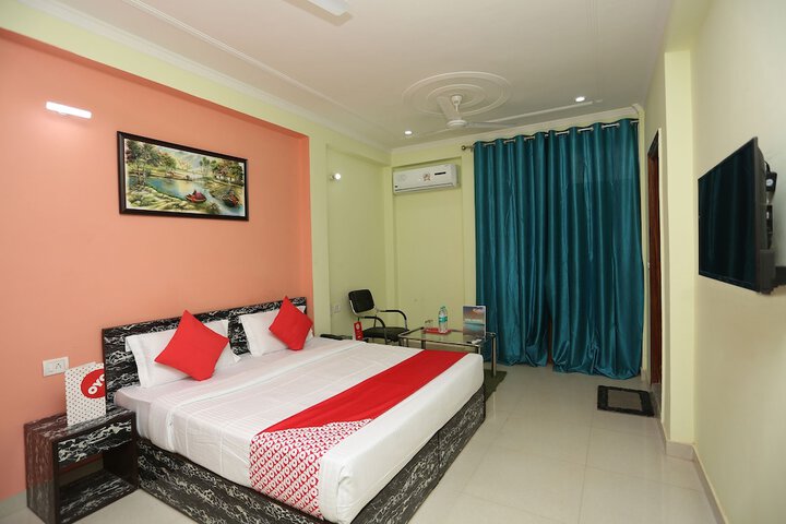 Room 13 of 22