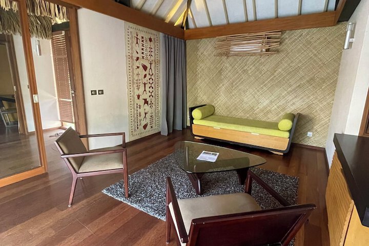 Room 33 of 87