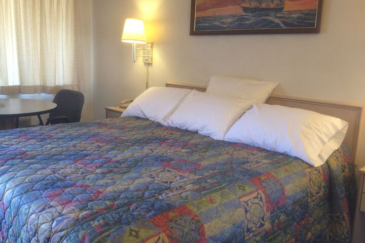 Room 1 of 32