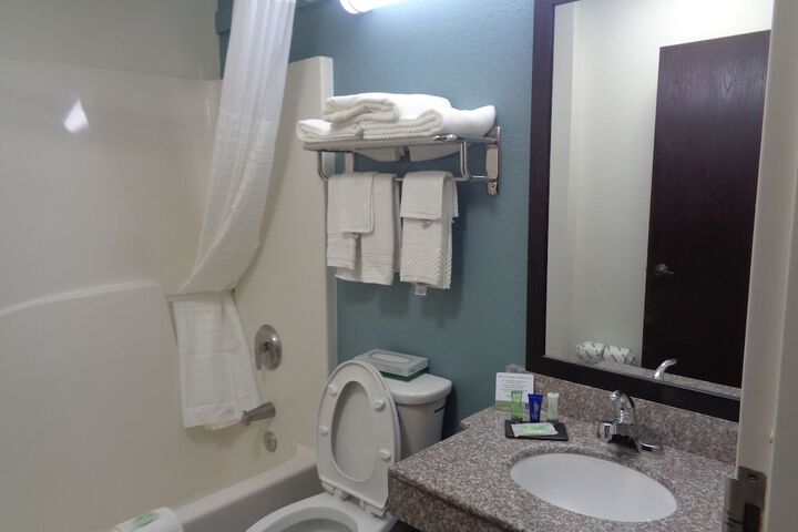 Suite Queen Bed (11 of 14)