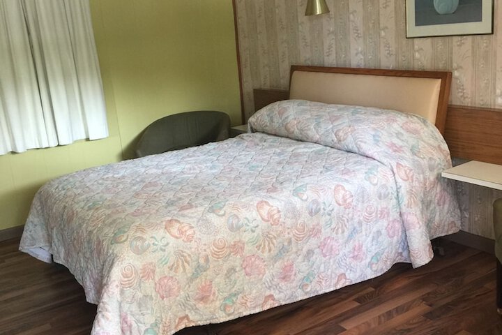 Room 16 of 49