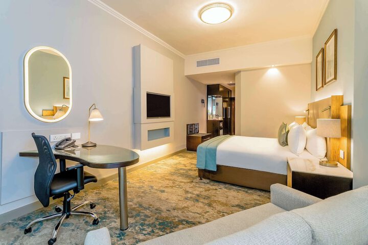 Room 27 of 62