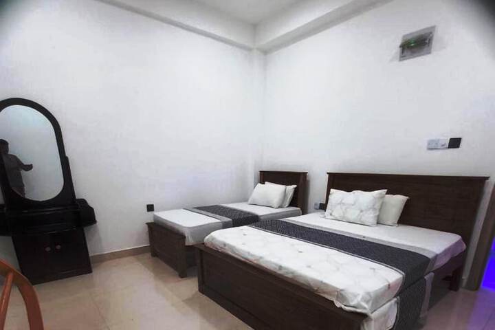 Room 6 of 43