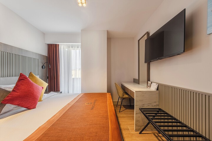 Room 43 of 86
