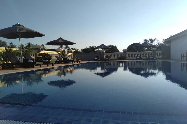Pool 28 of 50