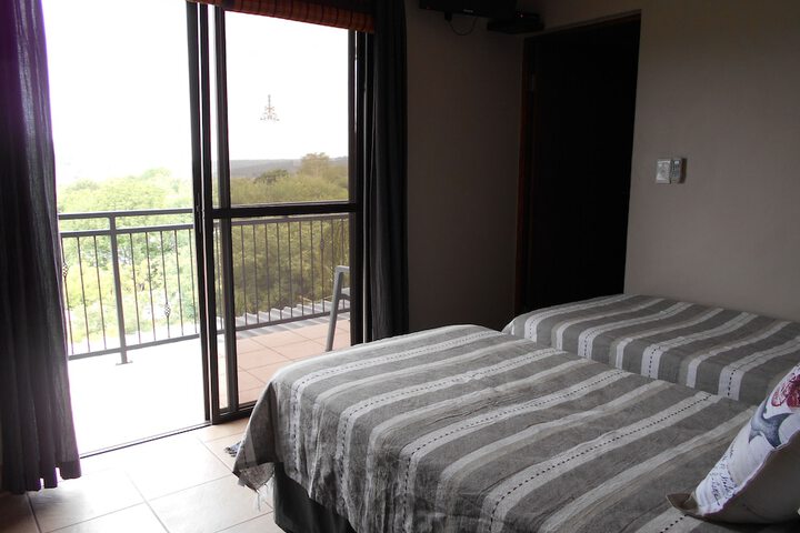 Room 15 of 76