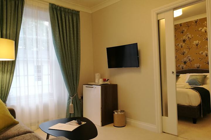 Room 22 of 103