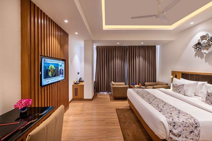 Room 8 of 23