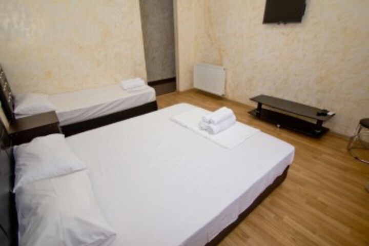 Room 14 of 93