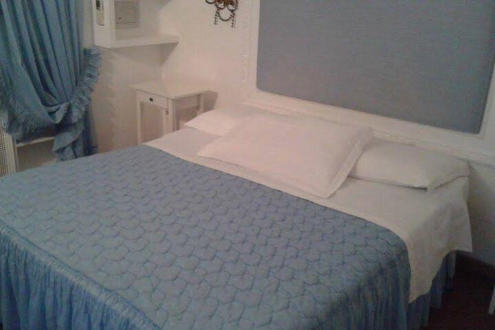 Room 2 of 2
