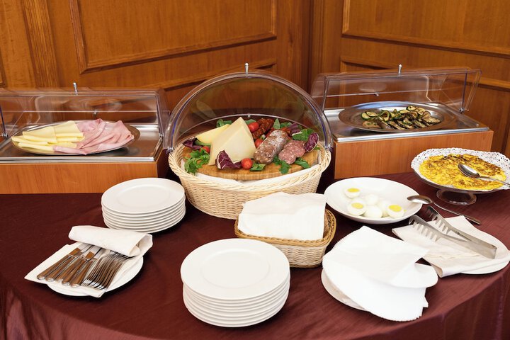 Breakfast/Coffee Service 93 of 121