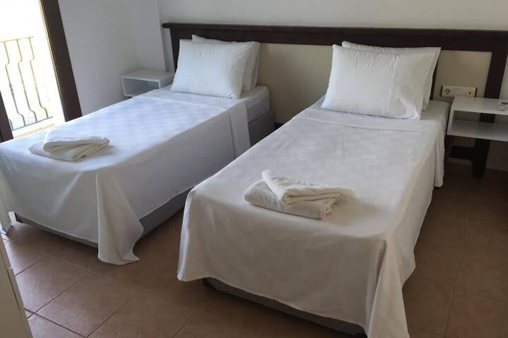 Room 4 of 40