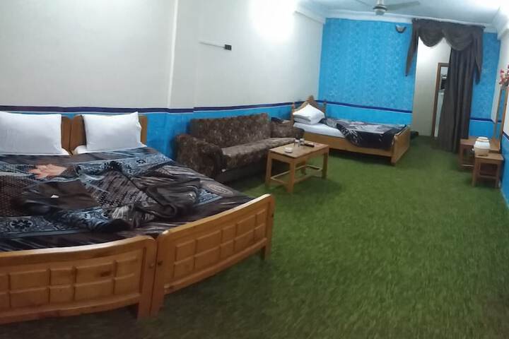 Room 32 of 33