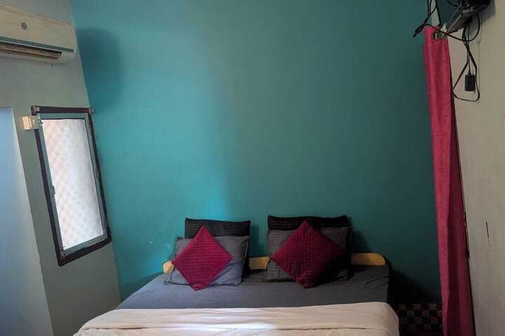 Room 3 of 21