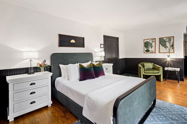 Room 47 of 172