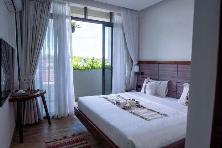 Room 10 of 47
