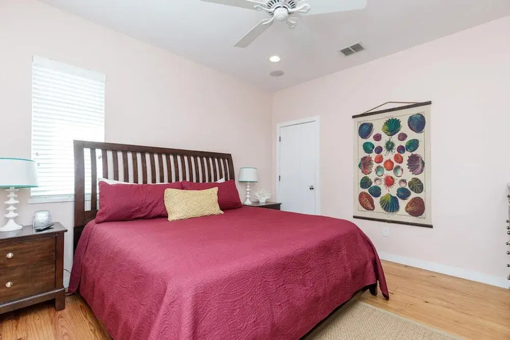 Image of The Mermaid Inn - 4BR in Heart of Downtown Port A