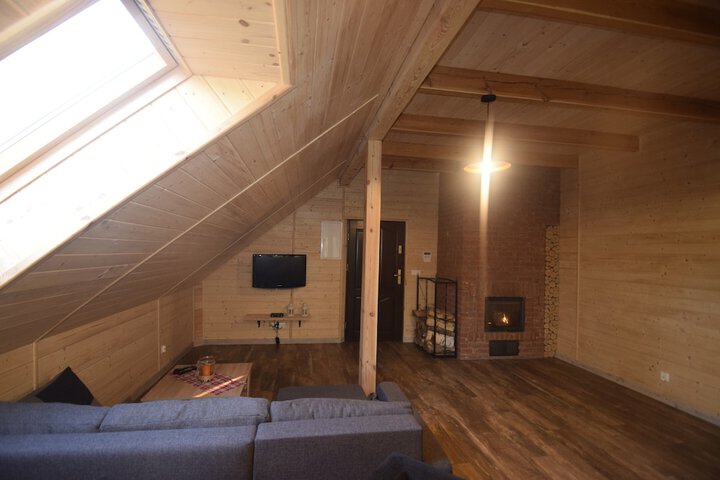 Room 17 of 40