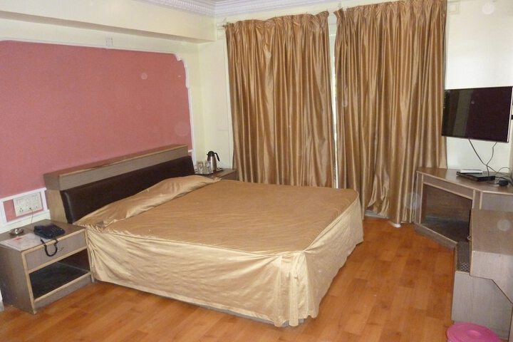 Room 9 of 45