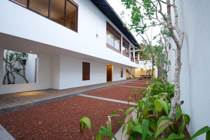 Hotel Entry