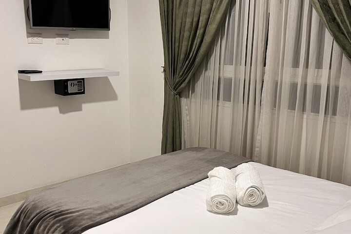 Room 15 of 42