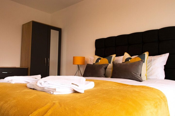 Room 2 of 20