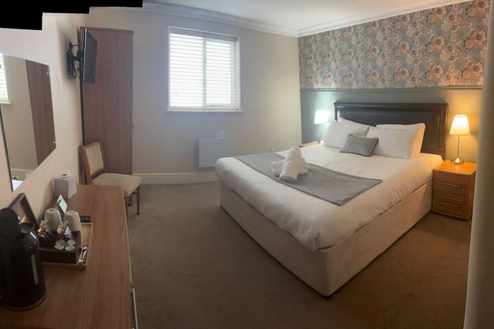 Room 9 of 10