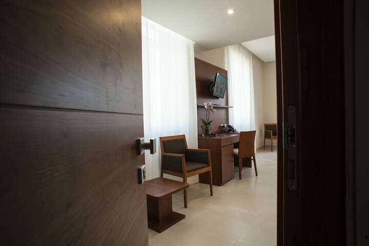 Room 15 of 37