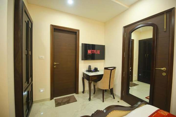 Room 22 of 53