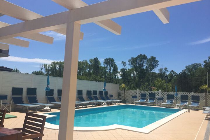 Hotel with Pool