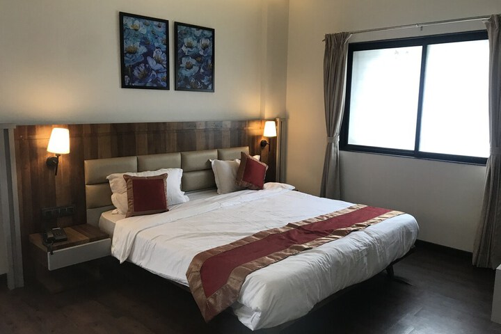 Room 7 of 27