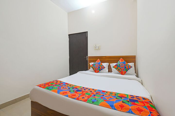 Room 11 of 27