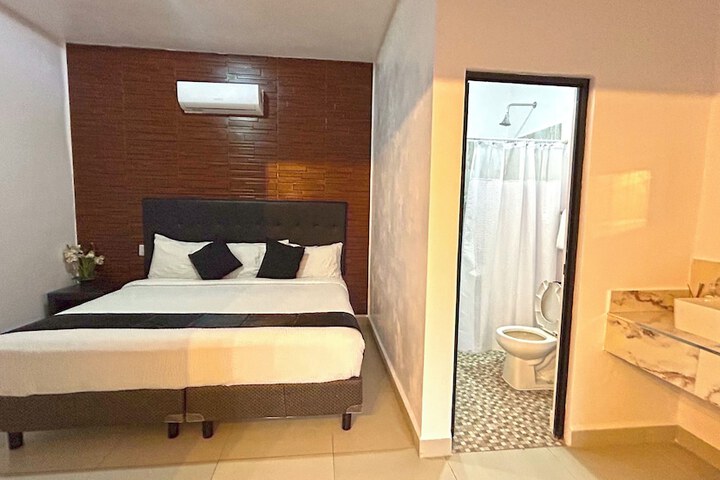 Room 4 of 50