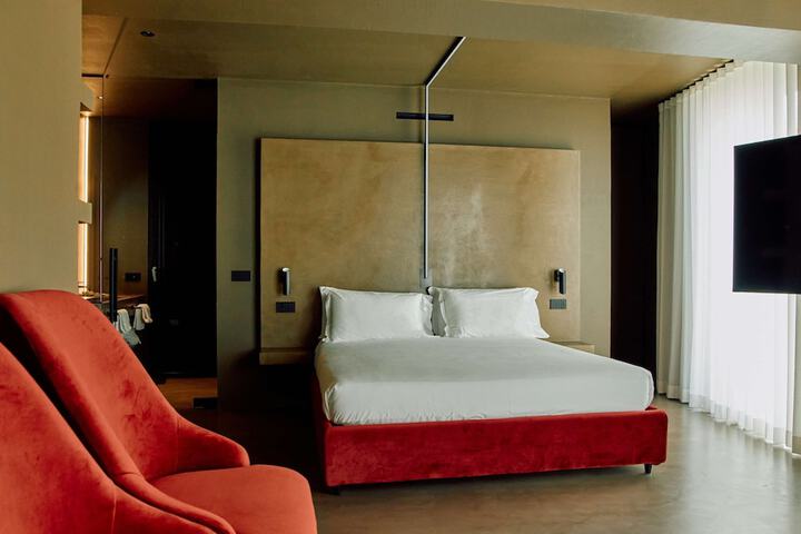 Room 4 of 39