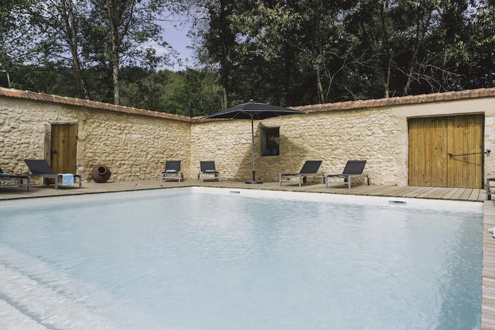 Pool 17 of 28