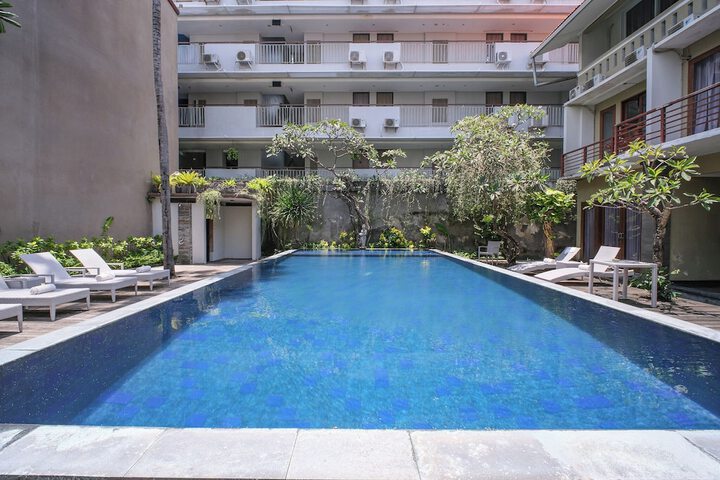 Pools & Facilities