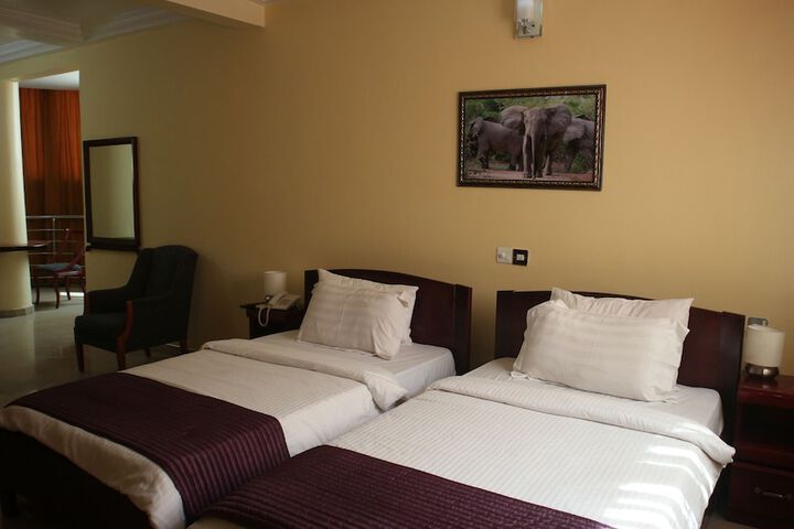 Room 15 of 37