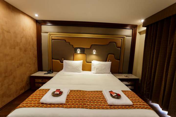 Room 19 of 46