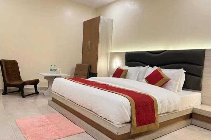 Room 3 of 7