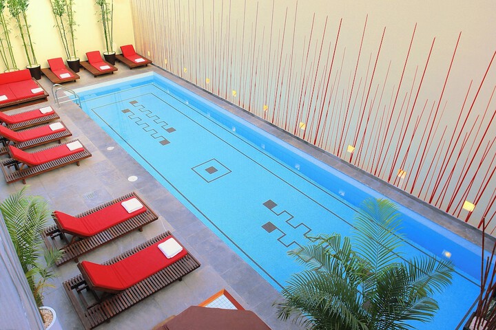 Pools & Facilities