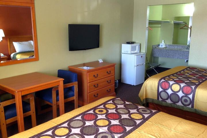 2 Double Beds (4 of 4)