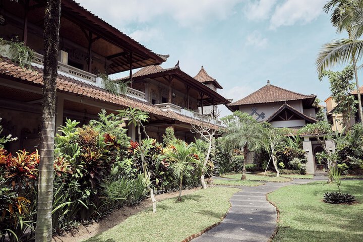 Hotel Exterior 57 of 71