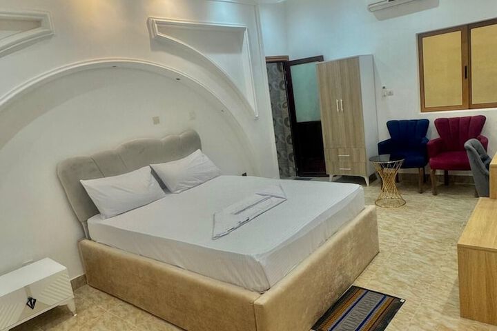 Room 3 of 12