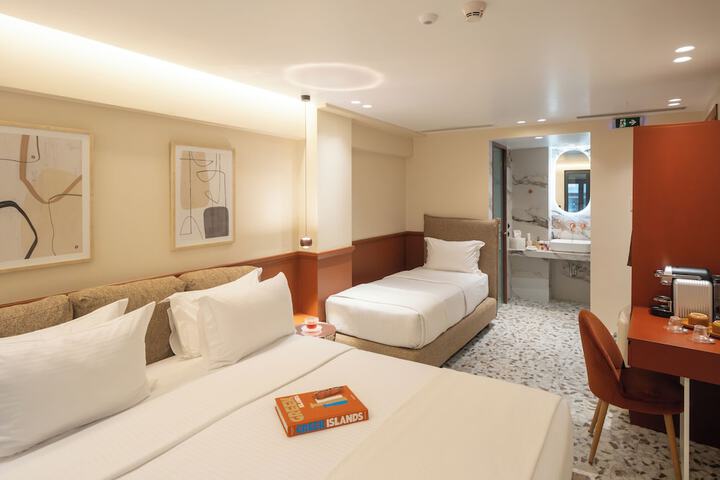 Room 36 of 125