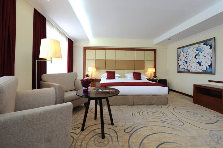 Room 87 of 325