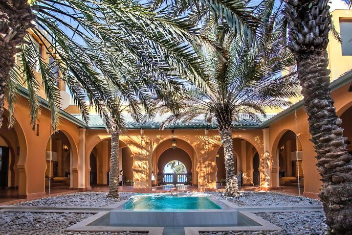 Entrance & Lobby