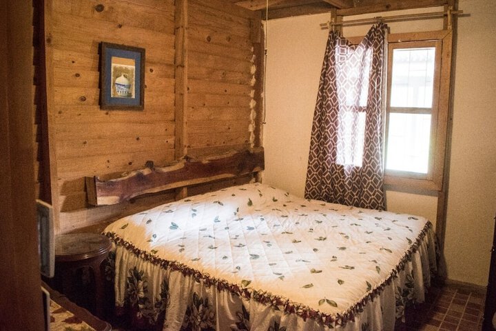 Room 2 of 31