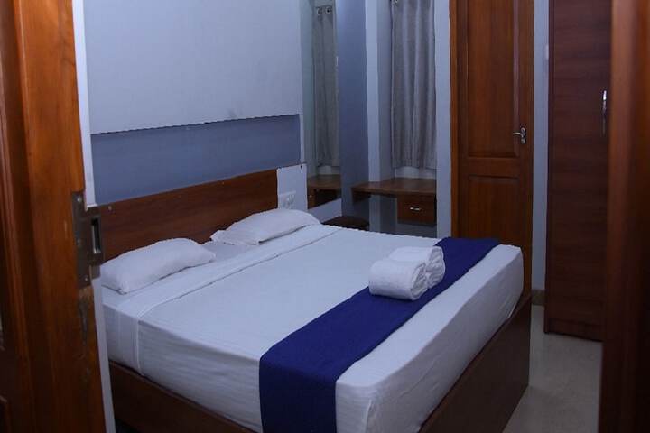 Room 7 of 16