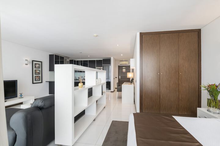 Room 9 of 31
