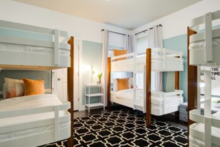 Room 46 of 63